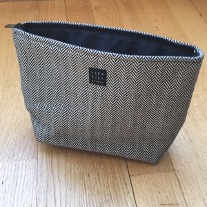 1154 Lill Studio cosmetic makeup bag